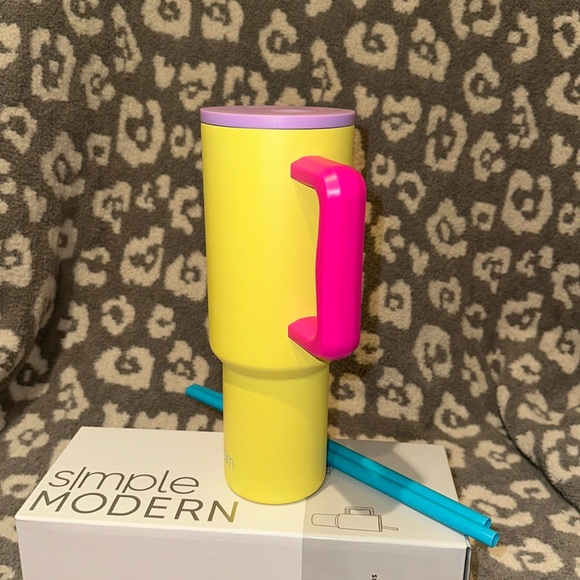 Simple Modern Trek 40oz Tumbler in 🍋 Lemon 🍋 Drop 🍋New 🆕 & Never Used😍 - Picture 3 of 17
